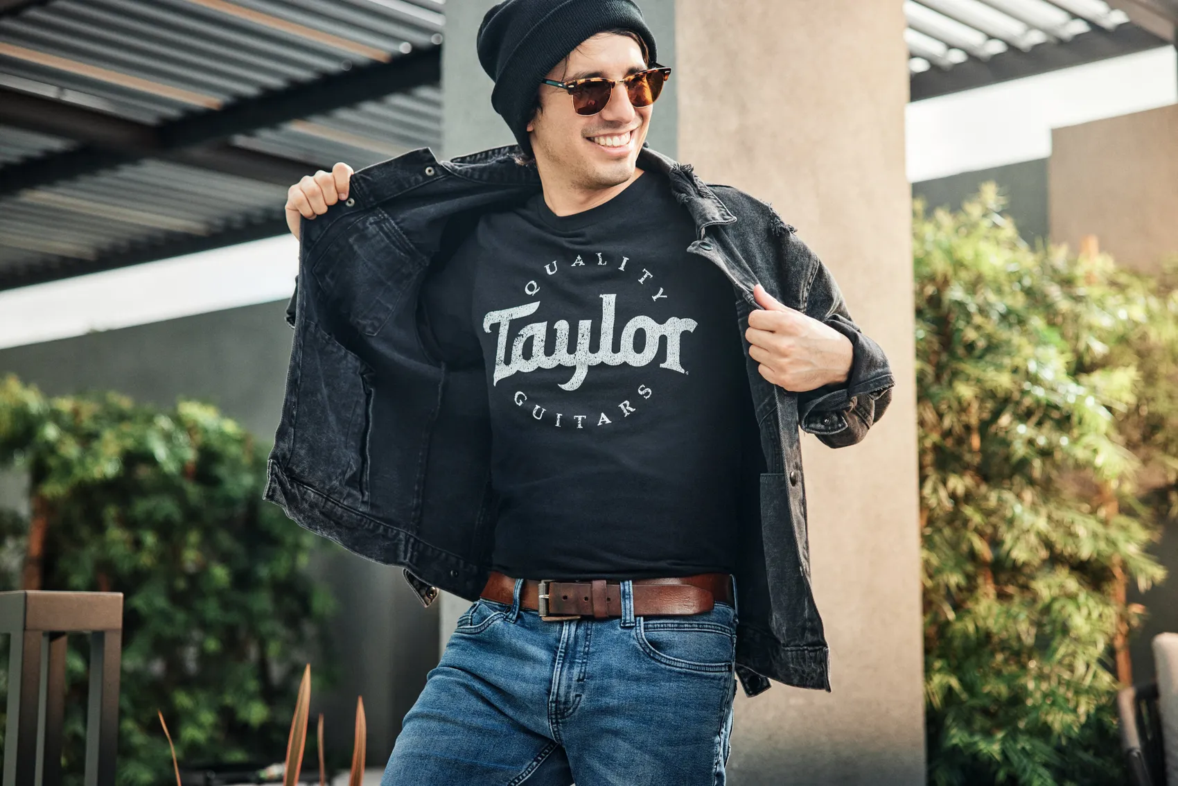 TAYLORWARE_LS_TSHIRT_DISTRESSED_LOGO_0330